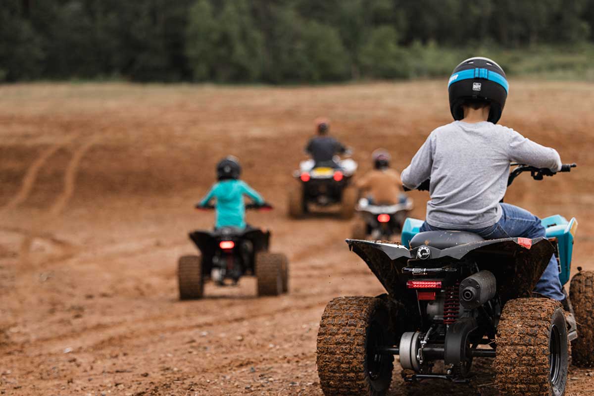 ORV ATV MY23 REN Family Action W9A0107 RGB