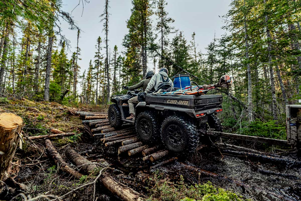 ORV MY26 OUT MAX 6x6 Backcountry StealthBlack Action 0512 RGB